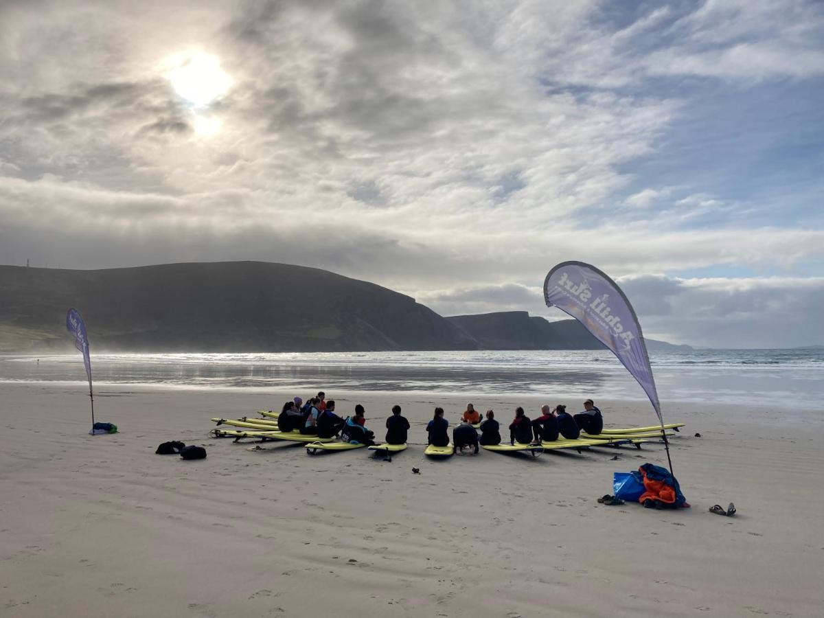 Achill Surf Centre Vandrehjem Bellanasally Eksteriør billede
