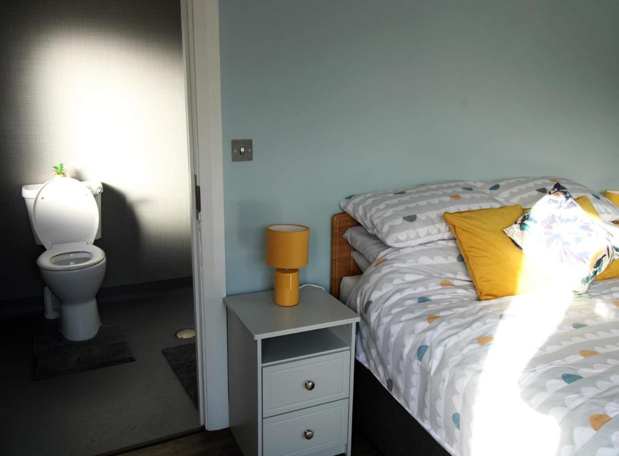 Achill Surf Centre Vandrehjem Bellanasally Eksteriør billede
